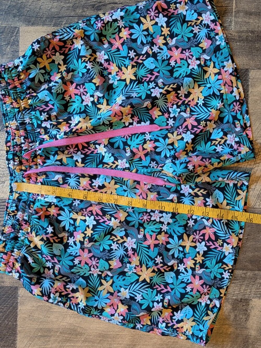 Chubbies The Bloomerangs Swim Trunks Large Black Floral - Picture 5 of 6